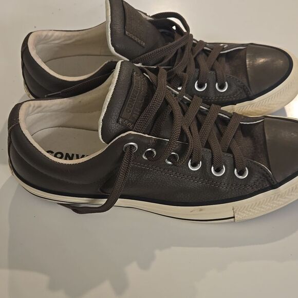 Brown Leather Chuck Taylor Mens Size 6 Low-Top Sneakers with Canvas Texture - Picture 5 of 7